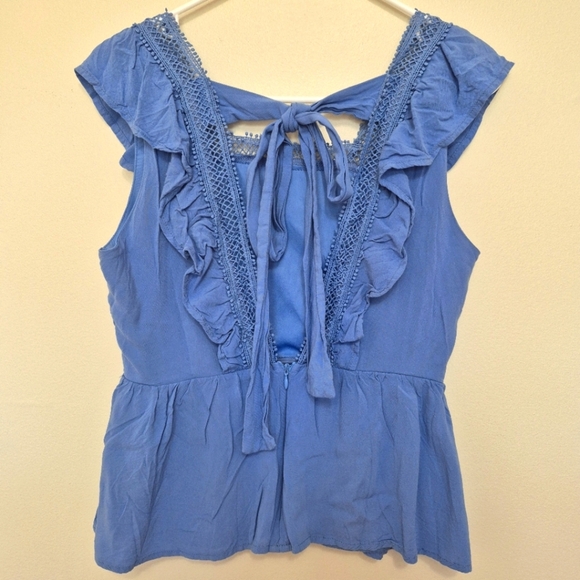 Jun & Ivy Blue Sleeveless Ruffle Blouse – Size M - Picture 5 of 5
